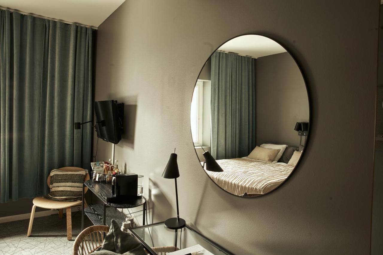 Hasse Pa Sjoekanten Hotell & Restaurang Йоншьопинг Екстериор снимка