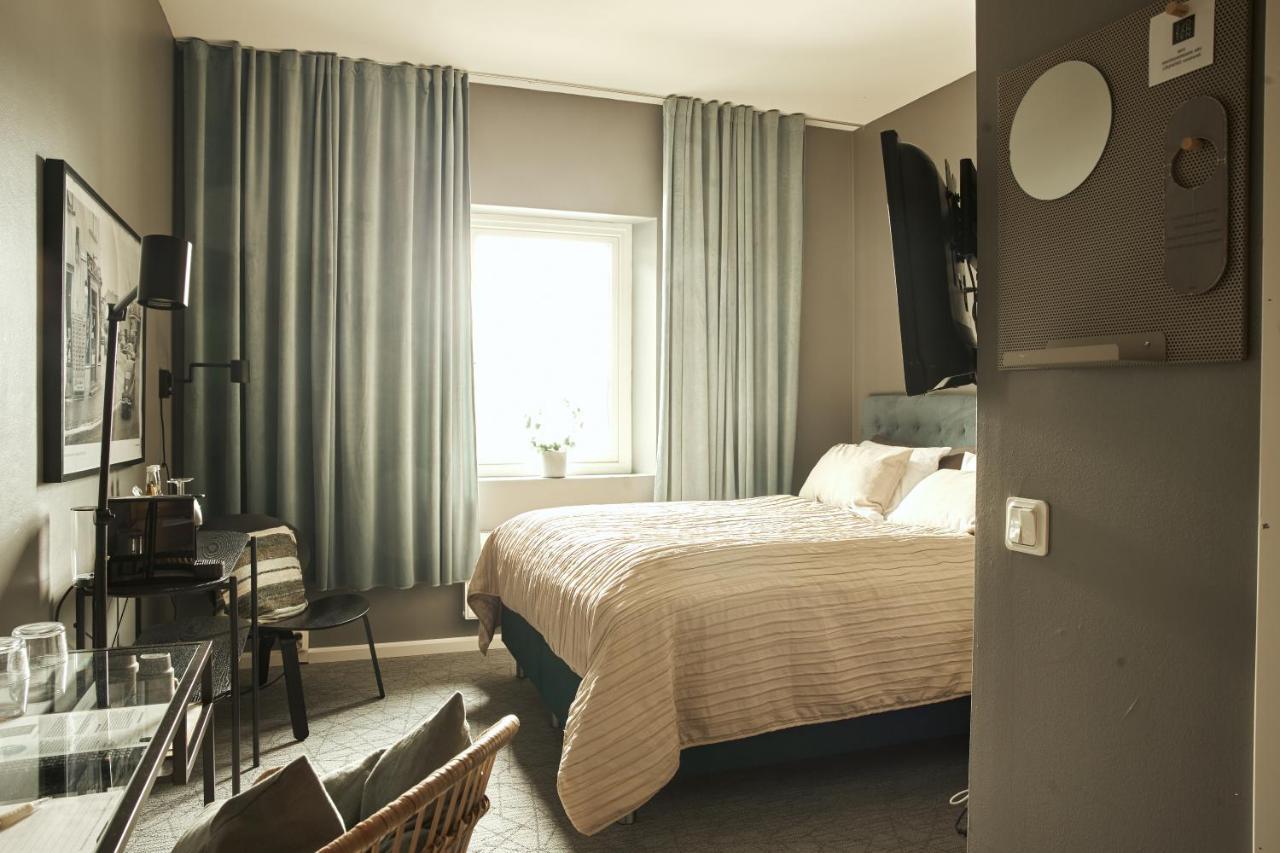 Hasse Pa Sjoekanten Hotell & Restaurang Йоншьопинг Екстериор снимка
