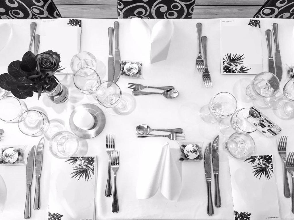 Hasse Pa Sjoekanten Hotell & Restaurang Йоншьопинг Екстериор снимка